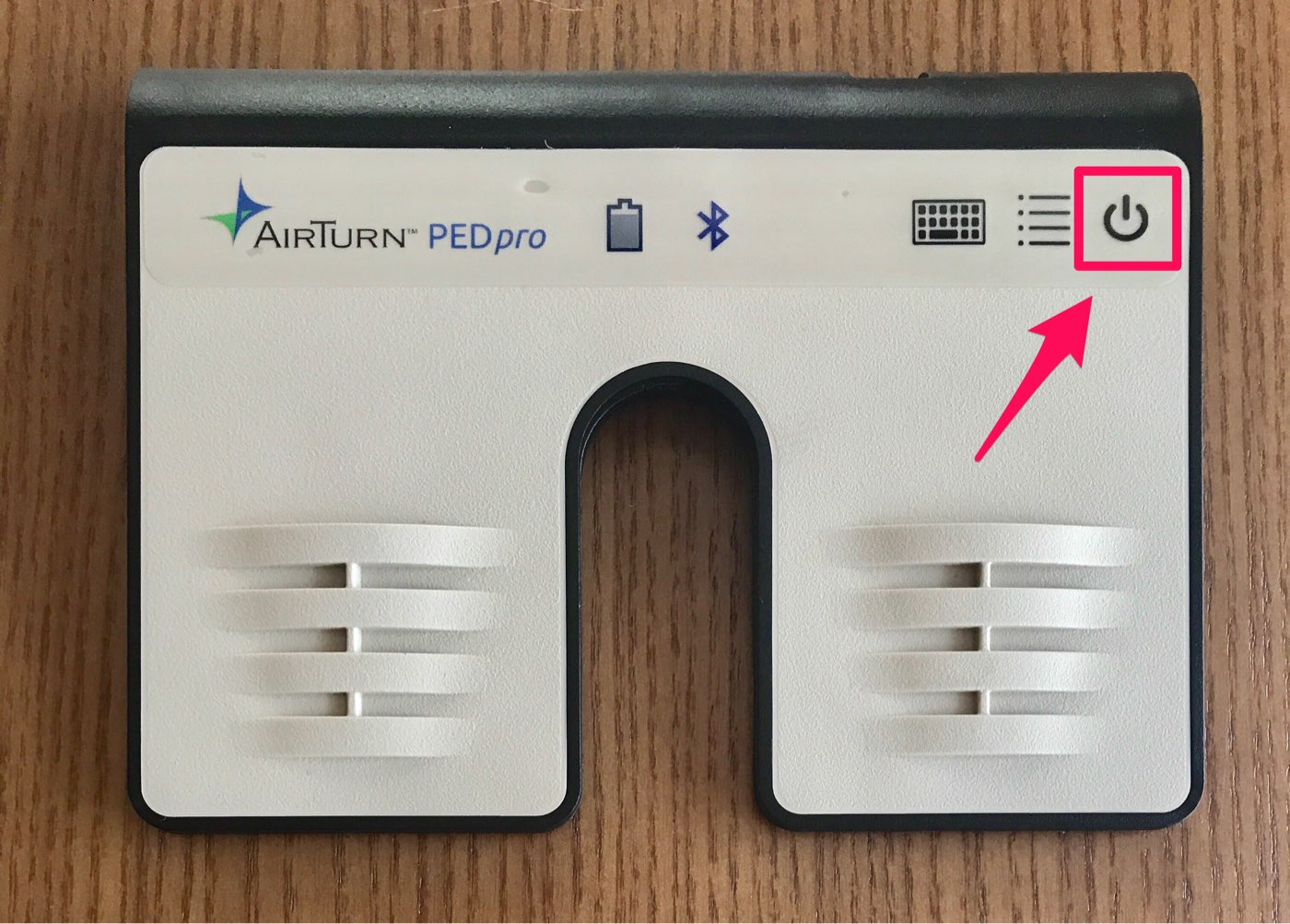 Air Turn PED proの電源ボタン